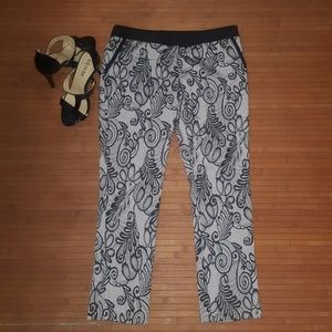 New never worn! Super cute Ankle pants!